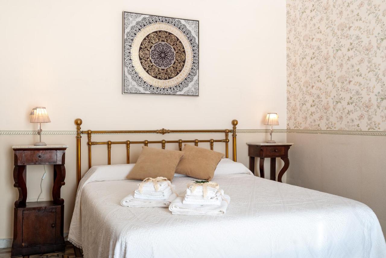 B&B Risveglio Col Rosone Lecce Exteriör bild