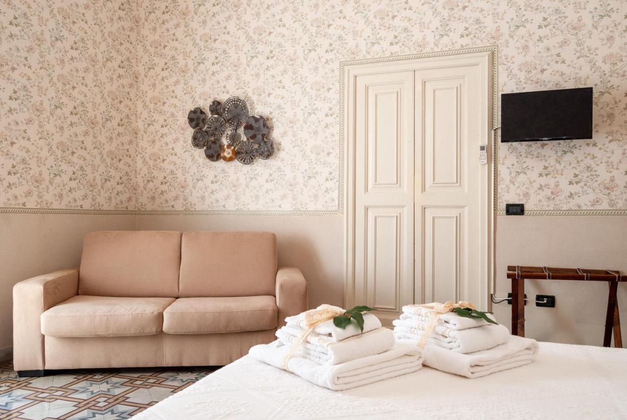 B&B Risveglio Col Rosone Lecce Exteriör bild