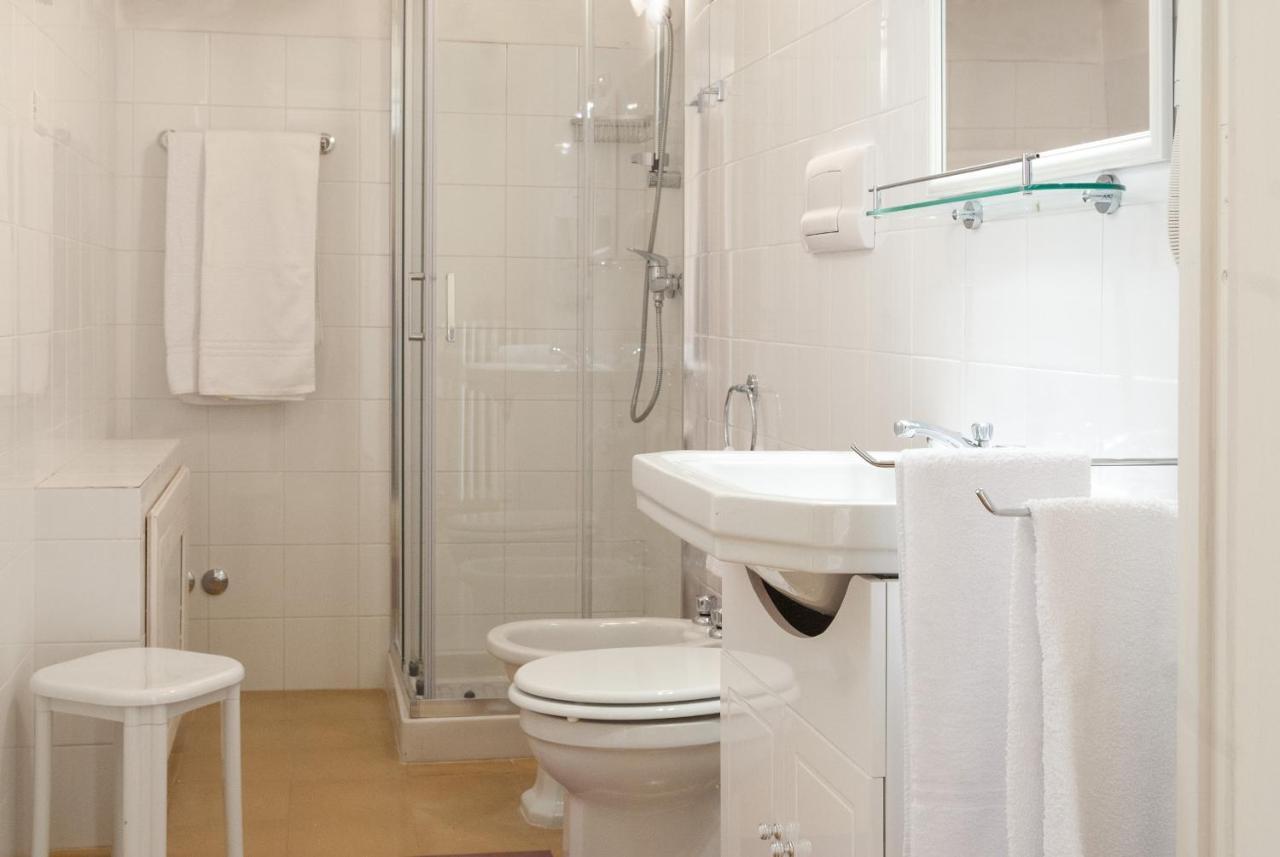B&B Risveglio Col Rosone Lecce Exteriör bild