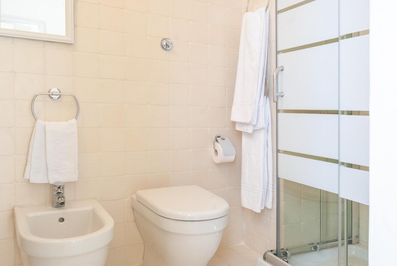 B&B Risveglio Col Rosone Lecce Exteriör bild