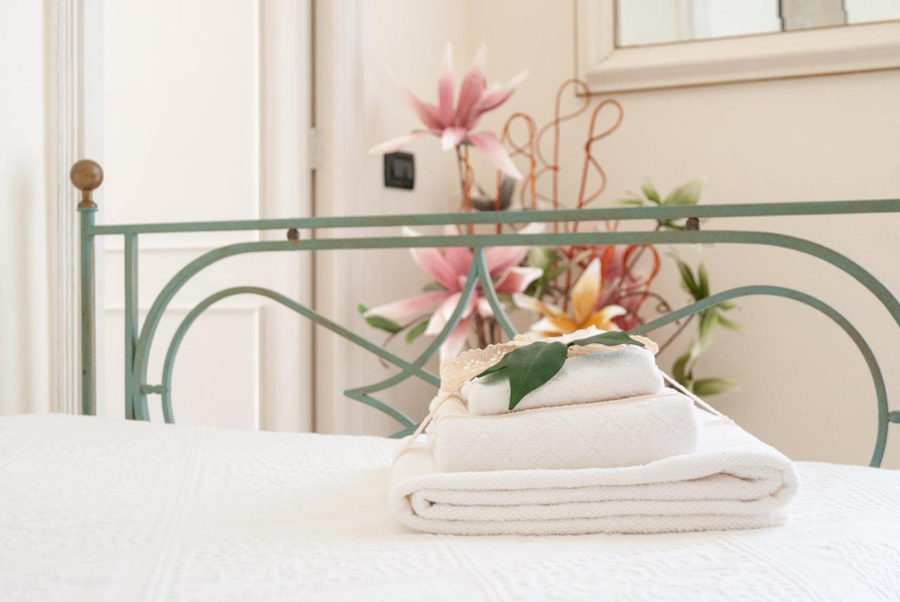 B&B Risveglio Col Rosone Lecce Exteriör bild