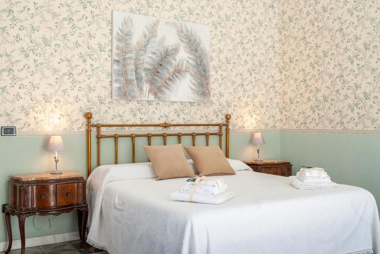 B&B Risveglio Col Rosone Lecce Exteriör bild