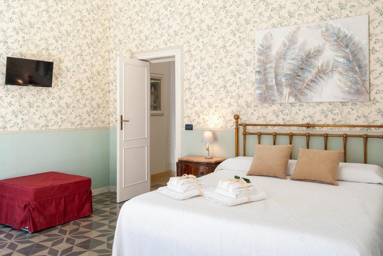 B&B Risveglio Col Rosone Lecce Exteriör bild