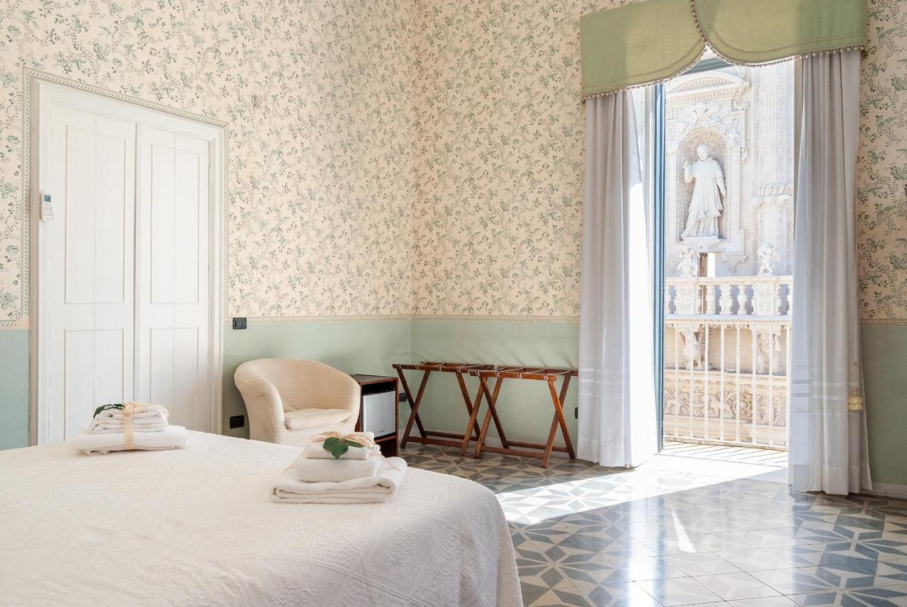 B&B Risveglio Col Rosone Lecce Exteriör bild
